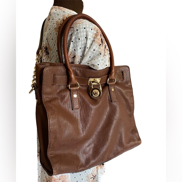 👜 AUTHENTIC Michael Kors Hamilton leather Satchel Shoulder Lock Key Clochette - Picture 2 of 14